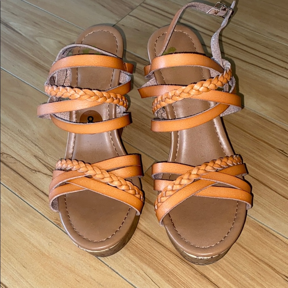 REPORT WEDGES WORN ONCE. PRICE FIRM!